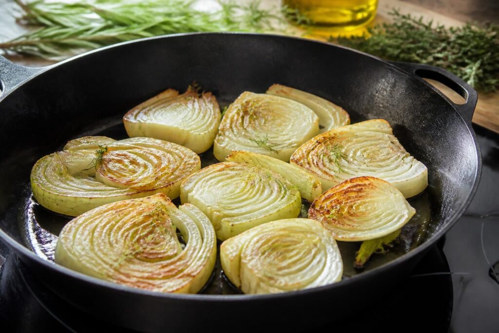 découvrez comment cuisiner le fenouil à la poêle pour révéler toute sa saveur. une méthode simple et rapide pour sublimer ce légume oublié dans vos plats.